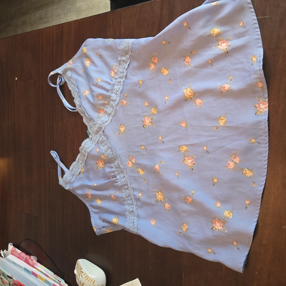 Forever 21 Satin Cami With Flowers L